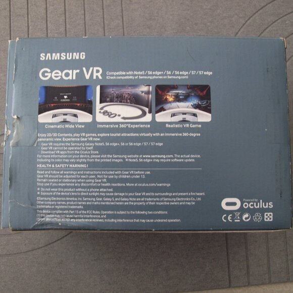 SAMSUNG Gear VR Virtual Reality Headset 2015 Edition - Picture 3 of 4